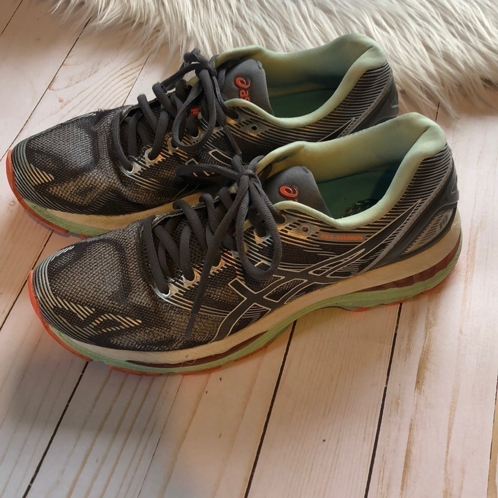 ASICS Gel- Nimbus sneakers size 8.5